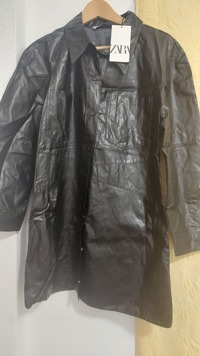 vestido de imitación polipiel