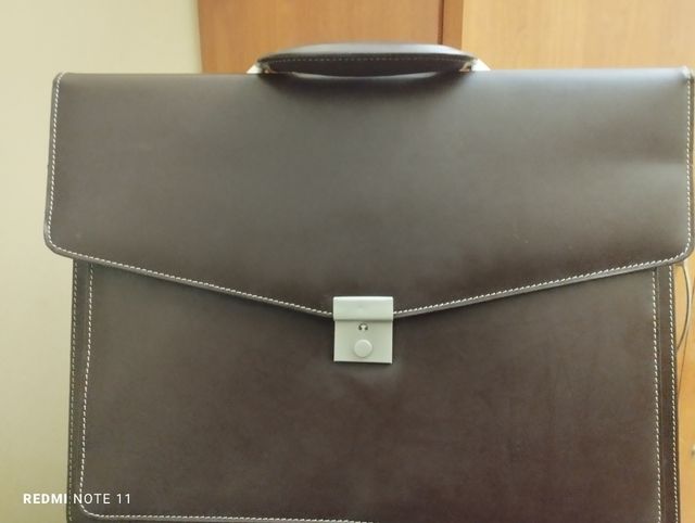 maletín fuerte de ejecutivo