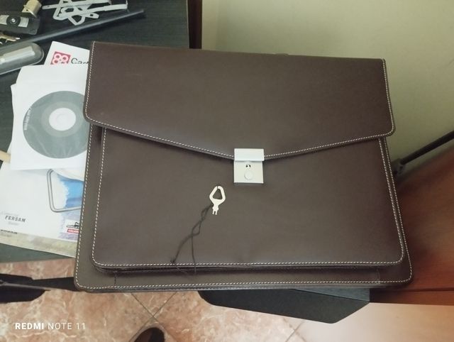 maletín fuerte de ejecutivo