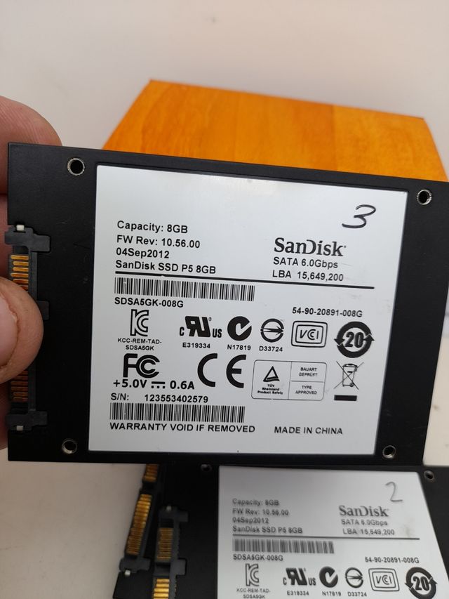 Se venden tres discos solidos