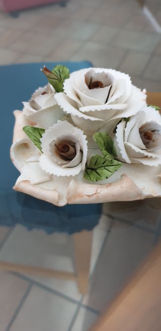 soprammobile in ceramica di Capodimonte