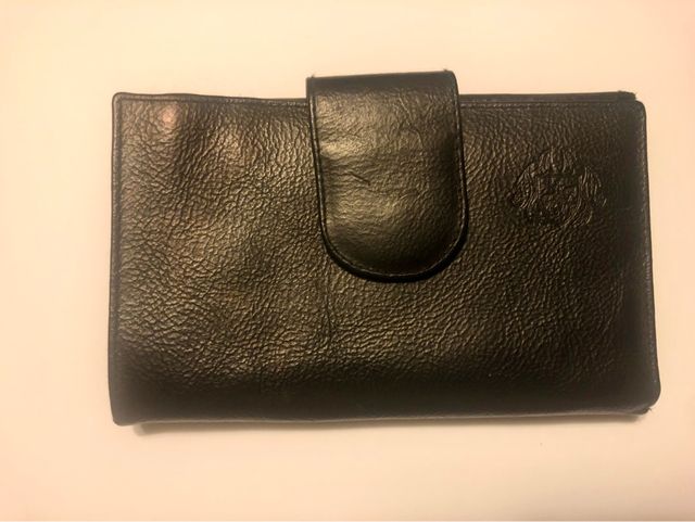 Cartera de piel negra. Hecha a mano. Nueva