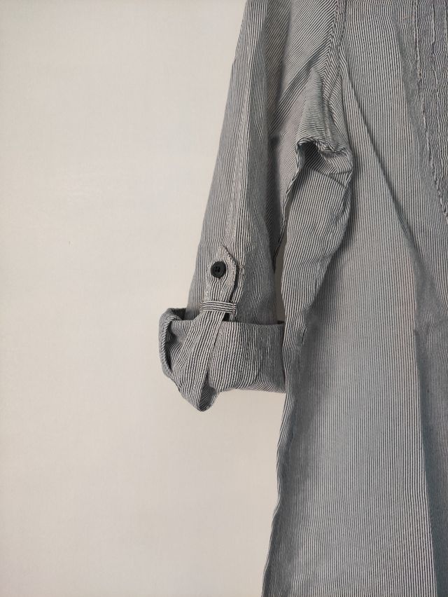 Camisa larga con rayas de Bershka