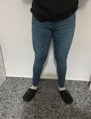 Vaqueros skinny Pull & Bear.