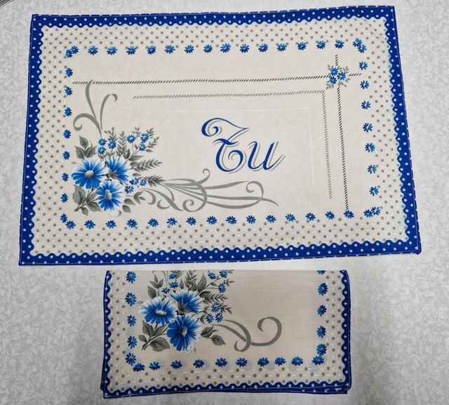 Conjunto de 15 piezas de mantelería vintage