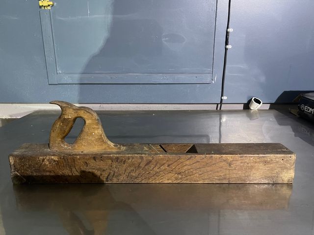 Garlopa antigua de madera