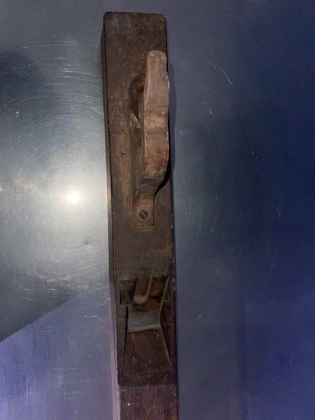 Garlopa antigua de madera