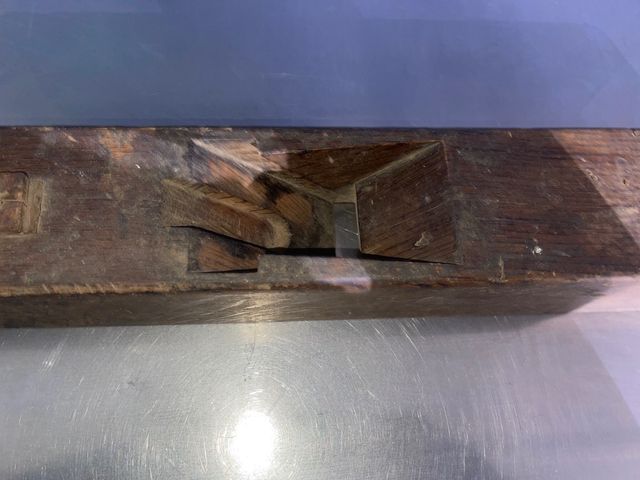 Garlopa antigua de madera