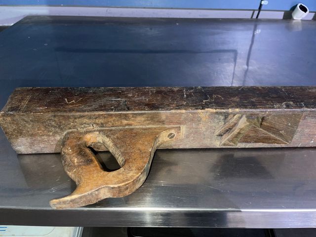 Garlopa antigua de madera