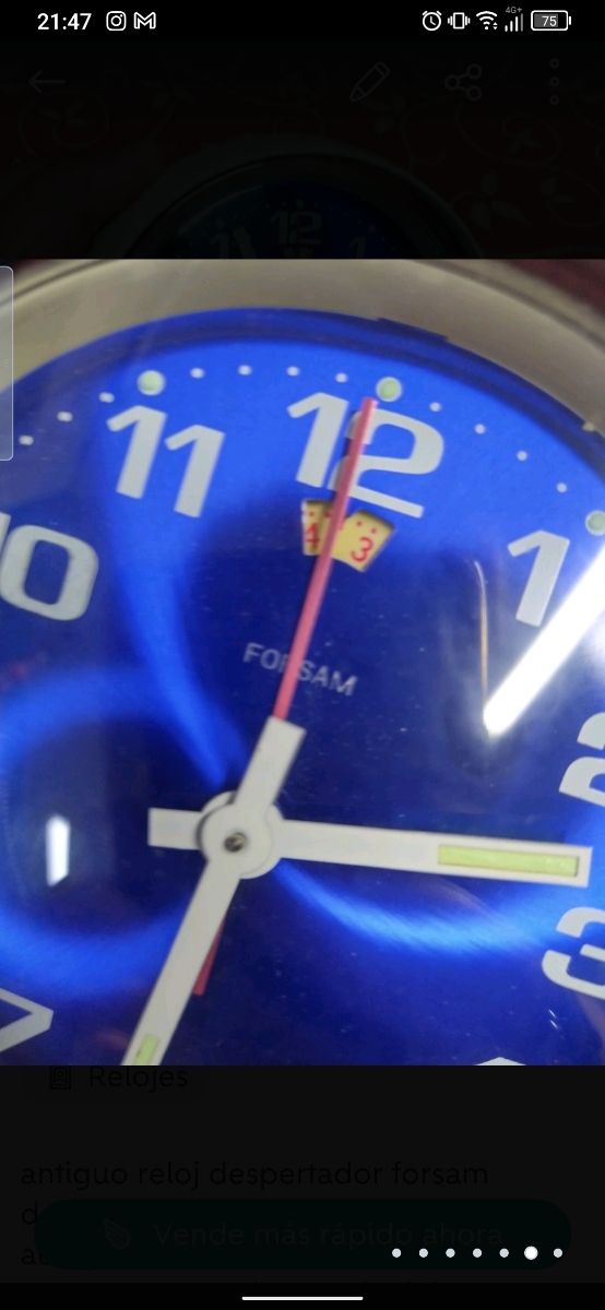 antiguo reloj despertador de la era espacial