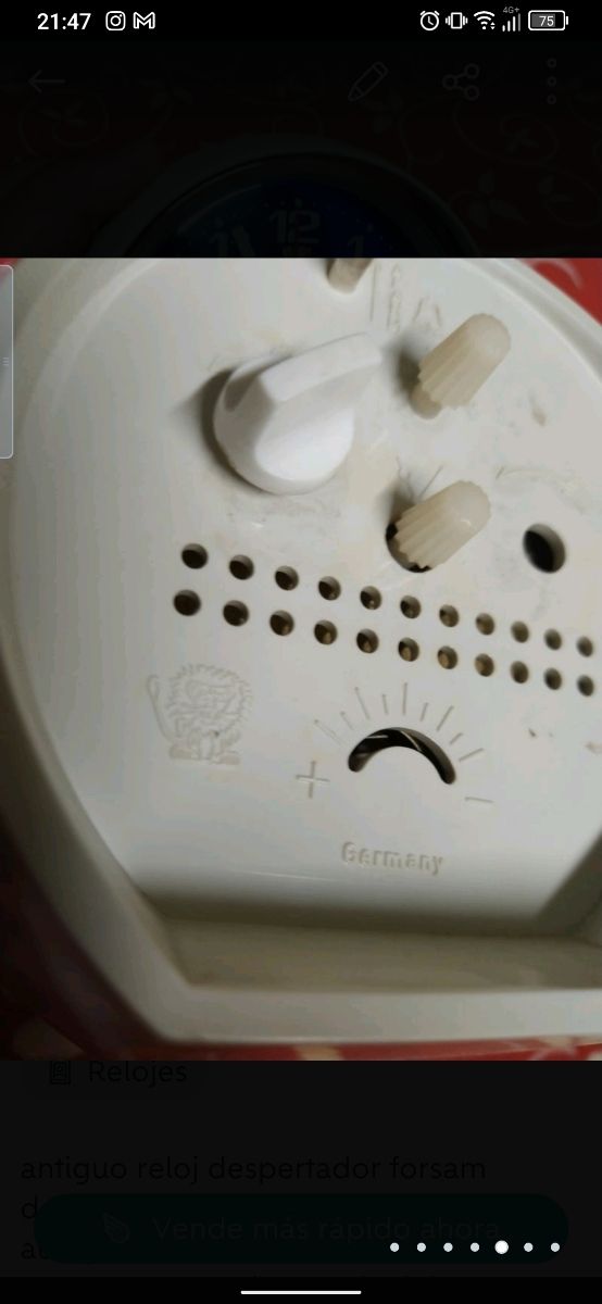 antiguo reloj despertador de la era espacial