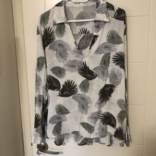 LIQUIDACIÓN Blusa mujer blanca dibujo plumas verde