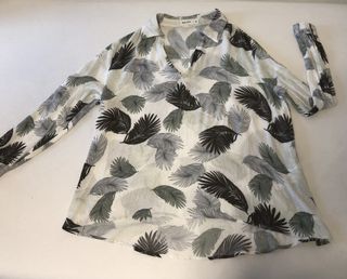 LIQUIDACIÓN Blusa mujer blanca dibujo plumas verde