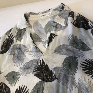LIQUIDACIÓN Blusa mujer blanca dibujo plumas verde