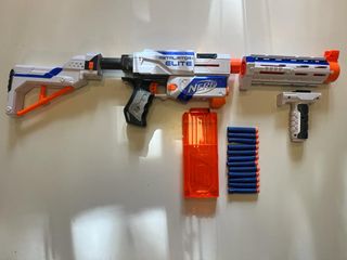 Pistola NERF STRIKE ELITE RETALIATOR