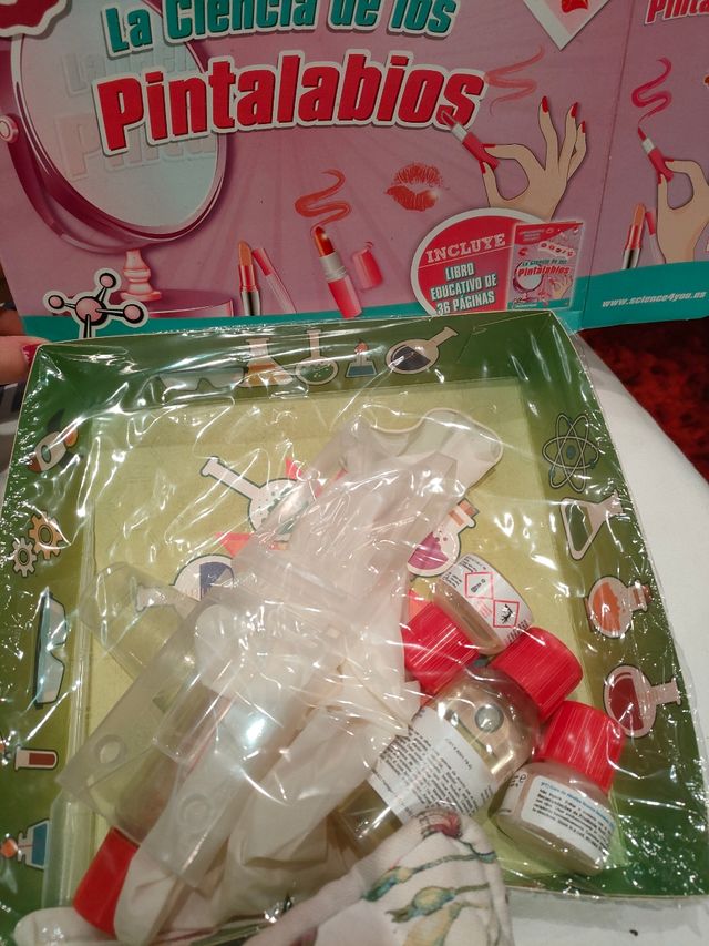 Juguete la ciencia de los pintalabios