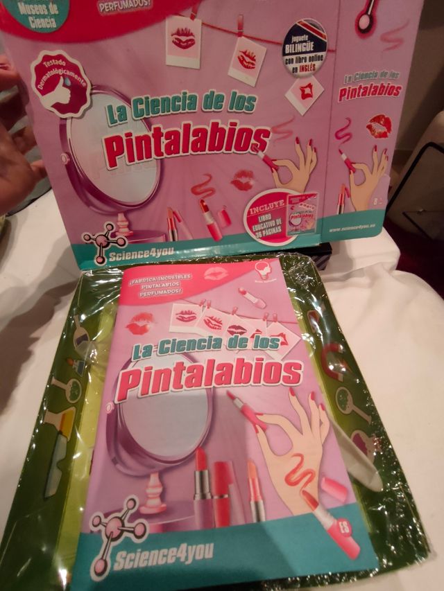 Juguete la ciencia de los pintalabios