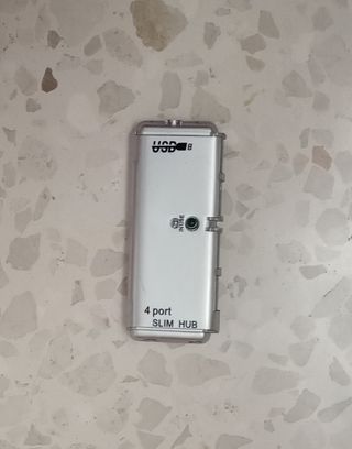 Concentrador de cuatro puertos USB
