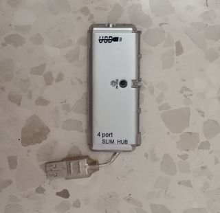 Concentrador de cuatro puertos USB