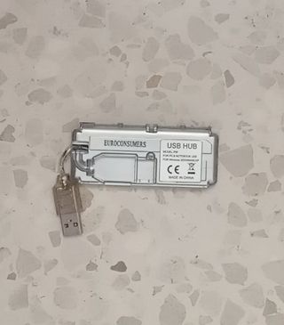 Concentrador de cuatro puertos USB