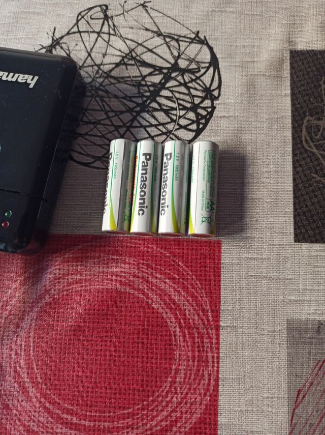 cargador pilas universal