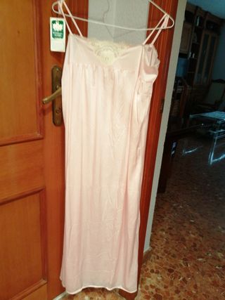 camisón de tirantes