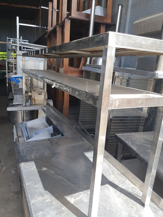 MUEBLE LEJERO ESTANTERIA ACERO