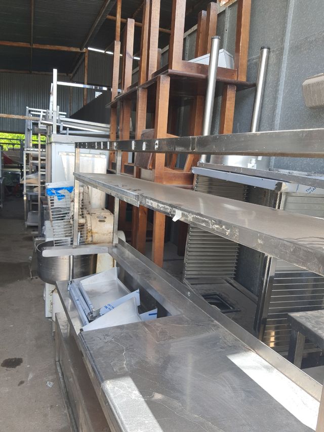 MUEBLE LEJERO ESTANTERIA ACERO