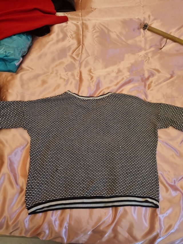 Maglioncino leggero corto e largo