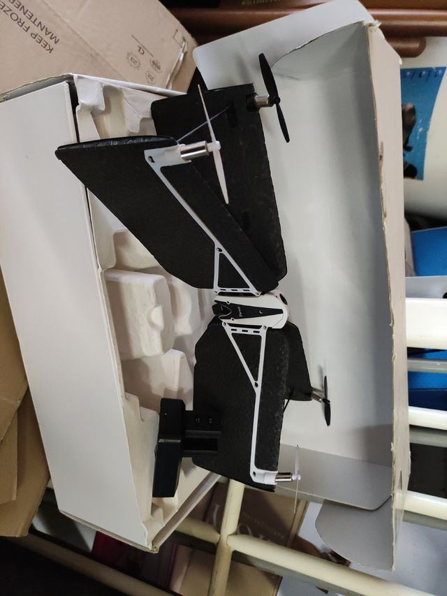 Parrot swing drone dual flight