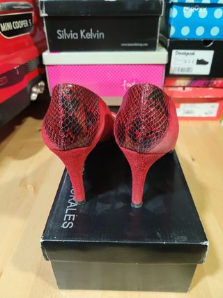 Zapato tacón rojo y negro 