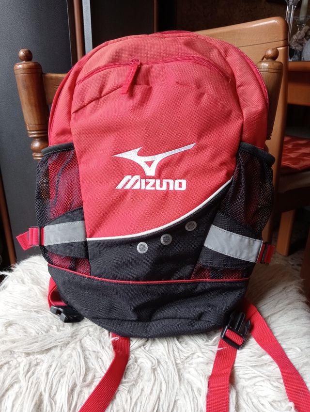 Mochila Mizuno.