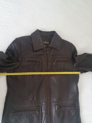 Chaqueta de señora de piel marrón 