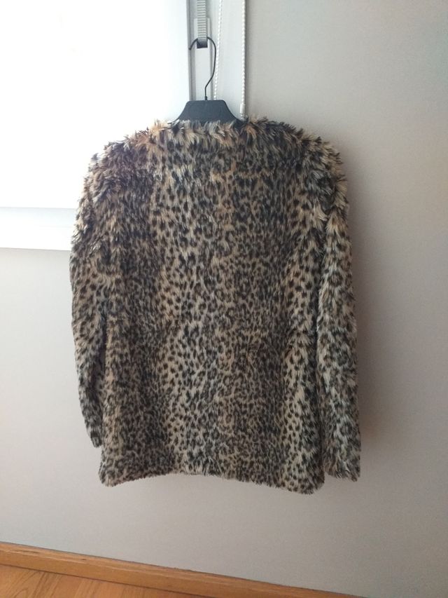 Abrigo chaquetón animal print