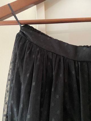 Falda negra larga, tul de plumetti El Corte Inglés