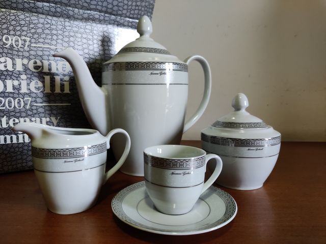 Set caffè 12 persone in pura porcellana nuovo