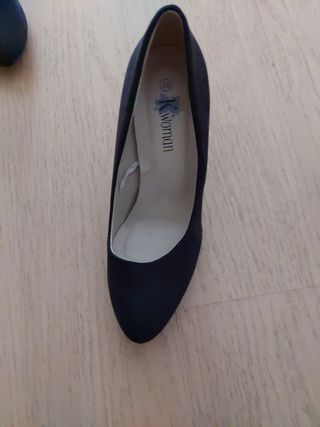 zapatos negros con tacón talla 38