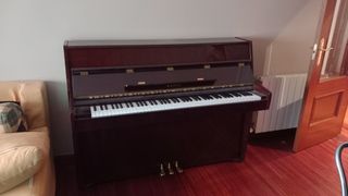 Piano vertical KAWAI