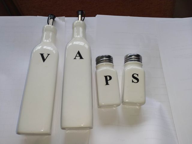 Vinagrera - Aceitera - sal - pimienta