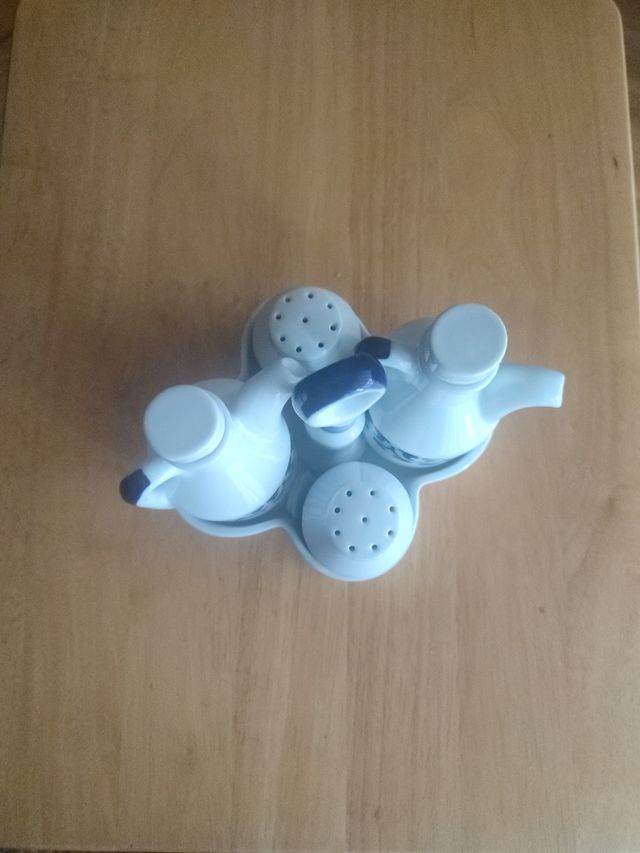 aceitera y vinagrera sargadelos