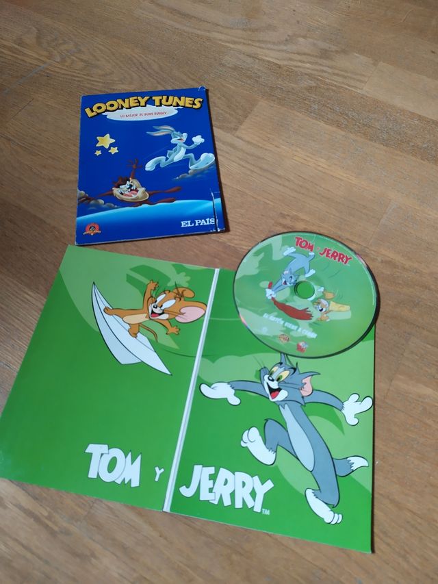 DVDs de películas infantiles variados.