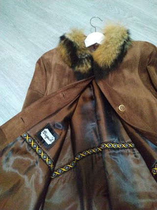 abrigo de piel vuelta+cuello de zorro