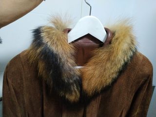 abrigo de piel vuelta+cuello de zorro