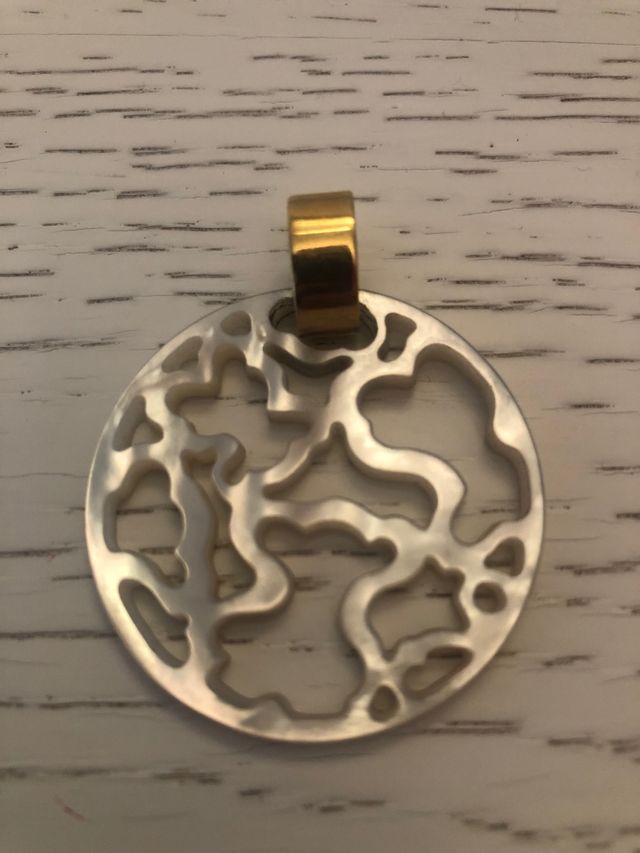 Colgante TOUS nácar y oro