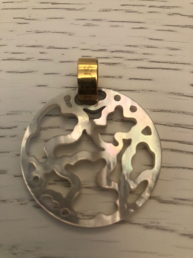 Colgante TOUS nácar y oro