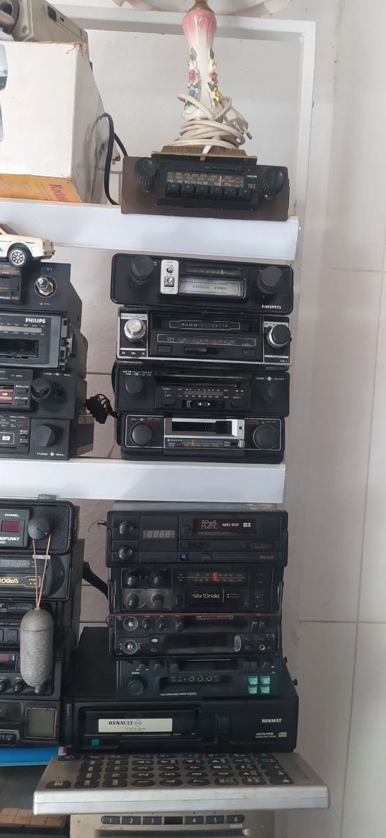 LOTE AUTO-RADIO CASSETTES y CD...VINTAGE...