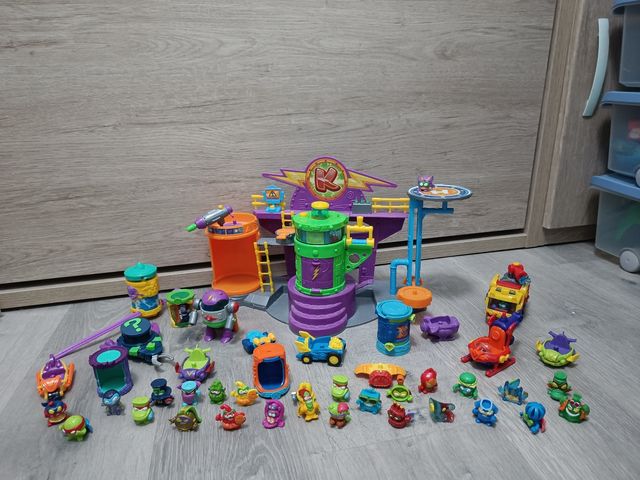 SUPERTHINGS RIVALS OF KABOOM + pack individuales.