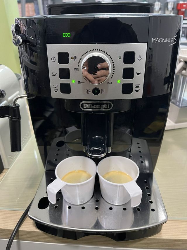 Caffettiera Delonghi Perfetto Magnificent seconda mano per 210 EUR su