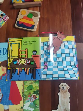 Caballo de madera  y puzzles 