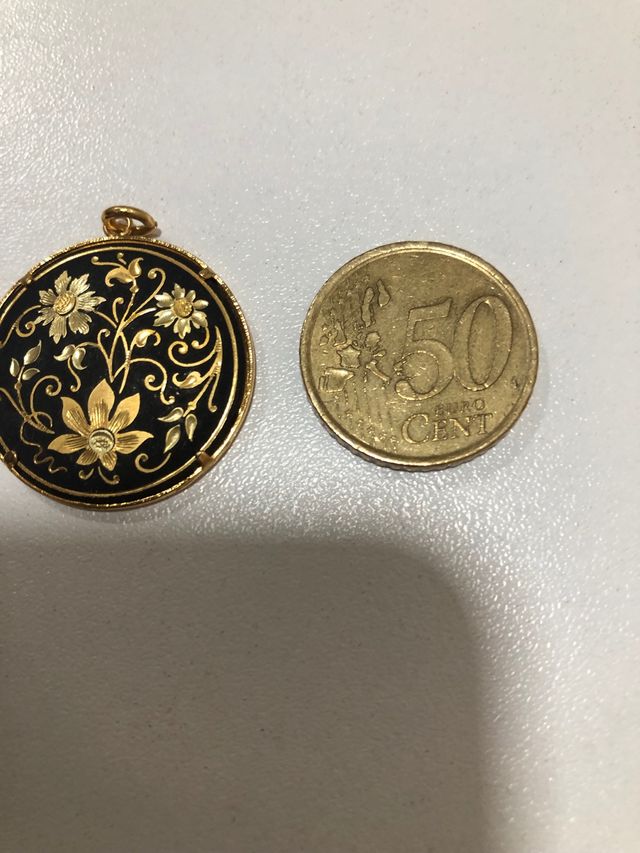Colgante de damasquinado de Toledo